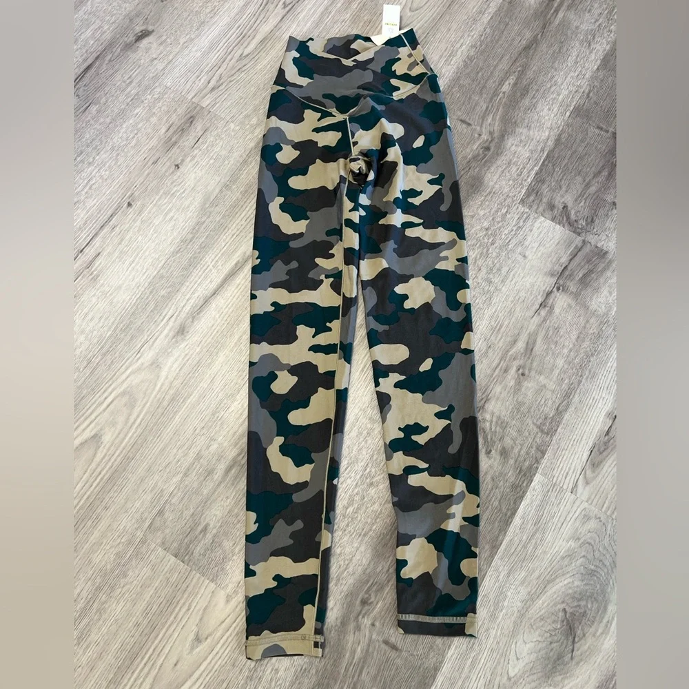 Offline by Aerie Camo Print Leggings Size XS - Picture 1 of 5